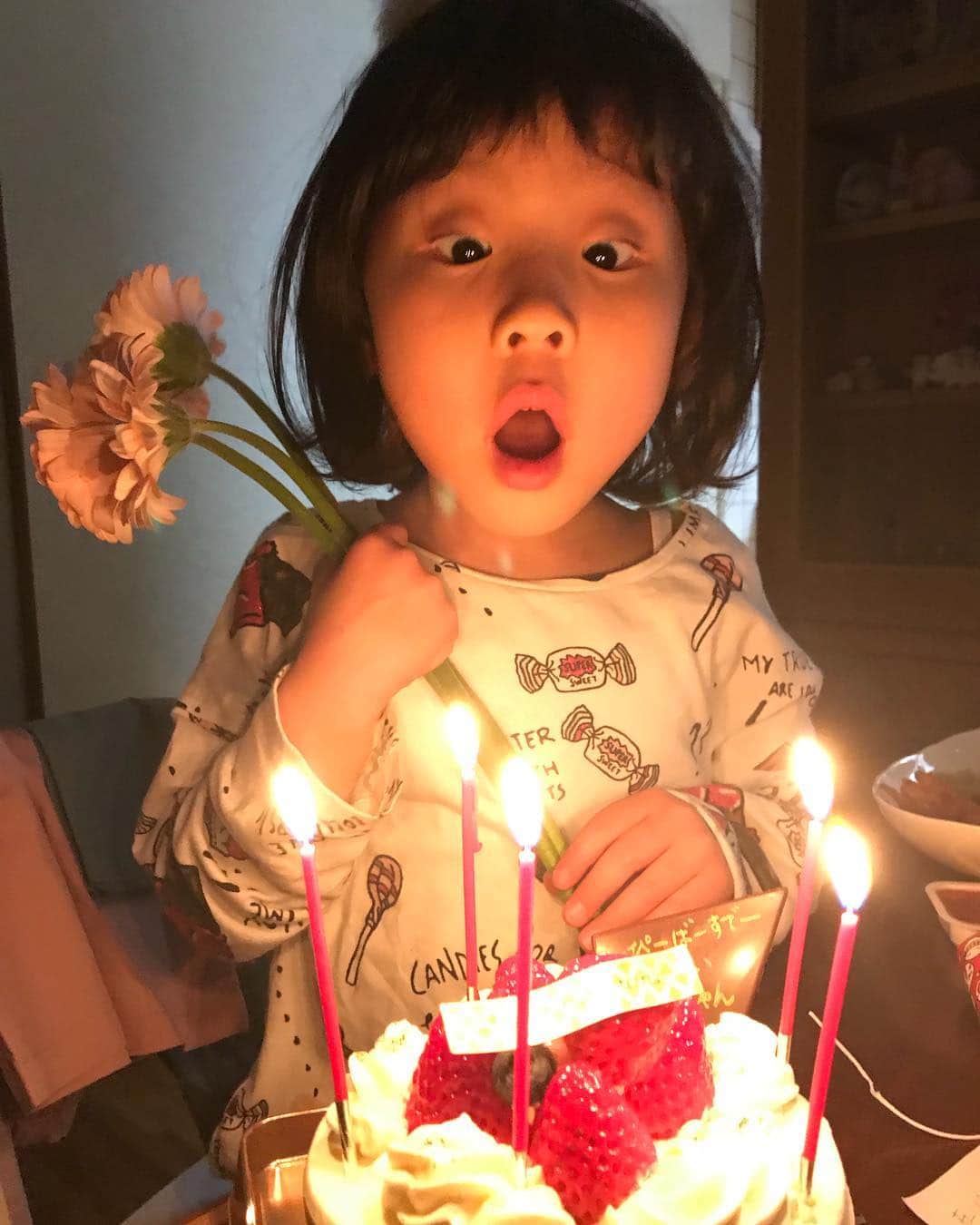 伊藤孝恵さんのインスタグラム写真 - (伊藤孝恵Instagram)「長女5歳の誕生日。 わんぱくでもいい、たくましく育って欲しい。」3月17日 5時58分 - itotakae