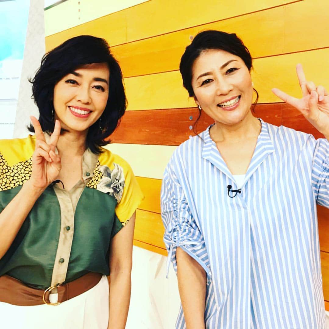 早見優さんのインスタグラム写真 - (早見優Instagram)「昨日、TBSのおびマルシェの撮影で、沢松奈生子さんとご一緒しました。さすがのコメント力！最高！ #TBS #おびマルシェ  #沢松奈生子」3月17日 8時23分 - yuyuhayami