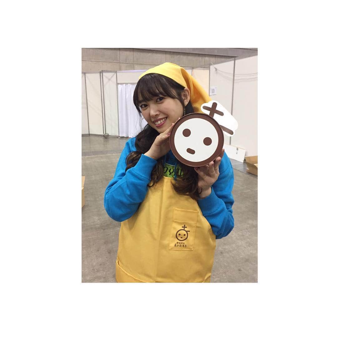 中島早貴さんのインスタグラム写真 - (中島早貴Instagram)「きょうの一コマ。 #からだにえいたろう の 商品販売のお手伝いをしている時。 三角巾ひさびさにした！🤣 - #SATOYAMASATOUMIへ行こう2018」3月31日 22時06分 - saki__nakajima__uf