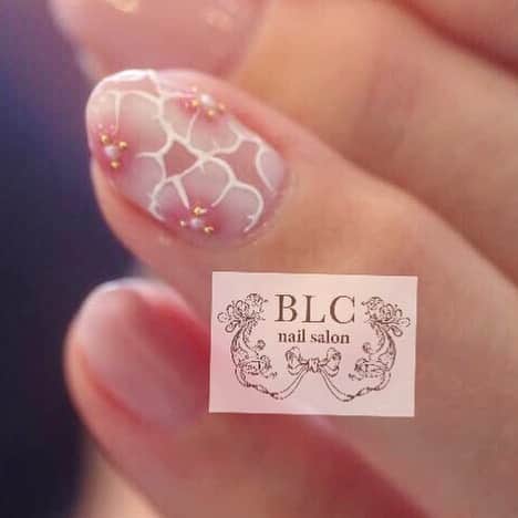 のインスタグラム：「桜♡ . @seminar__room  オンラインセミナー 配信中 .  BLC nail salon サロン専用インスタ→ @blc_nailsalon .  #BLCnail#blcnailsalon#nail#gelnail#instanails#nailart#美甲#指甲#네일#ジェルネイル#ネイル#ネイルデザイン#トレンドネイル#フラワーネイル#春ネイル#田辺さおり#新潟市ネイルサロン #新潟市中央区ネイルサロン#新潟市 #新潟 #アクセンツ #AKZENTZ #タキガワネイルストア」