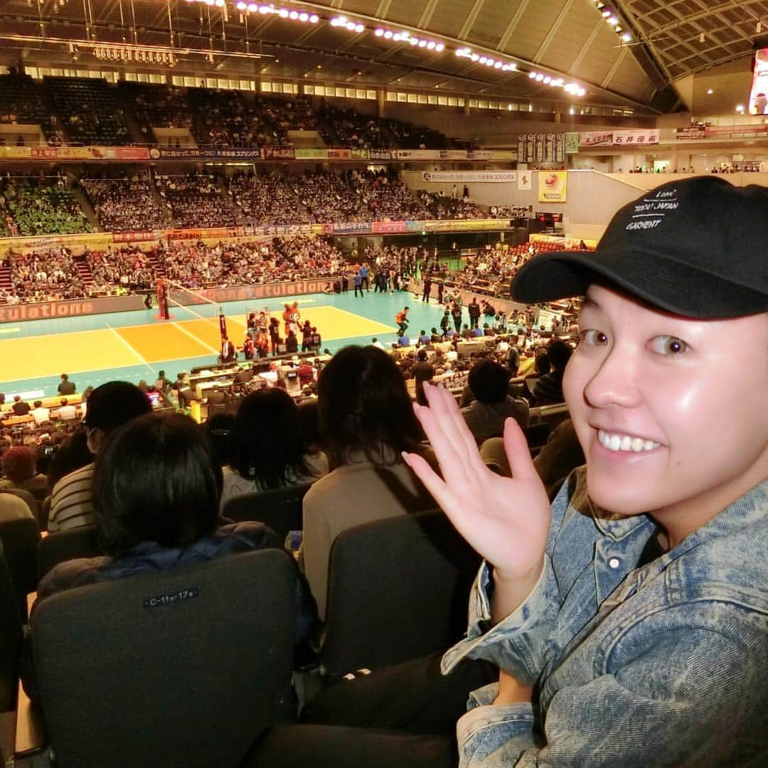 ぺえさんのインスタグラム写真 - (ぺえInstagram)「Vリーグの決勝戦🏐👑✨ 久光製薬おめでとうございます🌈 #大好きなバレーボール観戦#ぺえ #Vプレミアリーグ#感動しました #久光製薬スプリングス#女子バレー #優勝おめでとうございます #今リーグも楽しませて頂きました #バレー観戦が1番のストレス発散 #バレーボールが私の生きがい #次のリーグは彼氏と観戦したい #まずつくれよ#バレー好き彼氏募集 #今年はバレーのお仕事できますように」3月17日 19時18分 - peey