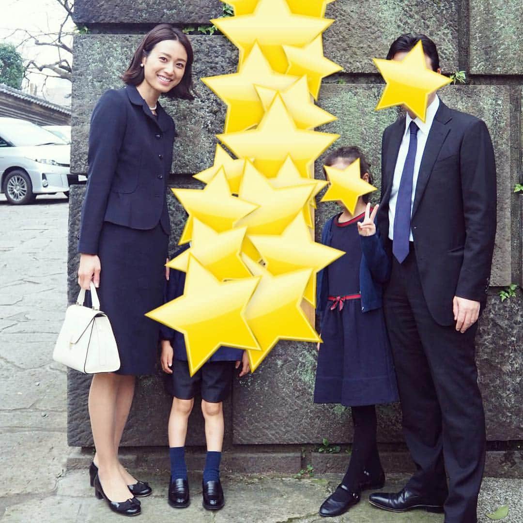 のインスタグラム：「昨日は長男の卒園式でした。 大きな返事で壇上に上がり卒業証書をもらう姿に成長を感じ、幼稚園で先生方やお友達とかけがえのない時間を過ごさせて頂いた事に心から感謝しております。 3年間、ありがとうございました！！ この日、私は @tae_ashida_official のスーツで参列しました😊 #ミスアシダ #missashida」