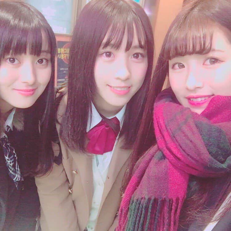 青木菜花のインスタグラム：「. . やっと明日から外に出れる〜😆❤️ まだ咳が出るけど明日くらいにはLIVE出来そうです💭  それと恋ステもあと少しになってきたね😳 なんだか寂しい😔💧 どうなるか最後までわからないけど来週もお楽しみに🌼  #恋ステ #恋する週末ホームステイ #東京女子 #なのか #instagood #l4l #followme」