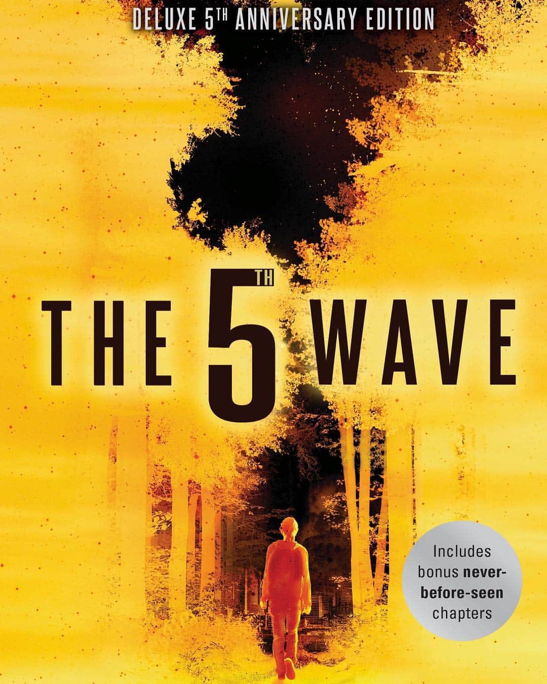 リック・ヤンシーのインスタグラム：「Anniversary edition out later this year. And, since a few of you have been asking, yes there will be a 4th book in the 5th Wave saga. It’s taking longer than expected, but hopefully the wait will be worth it! #the5thwave #penguinteen」