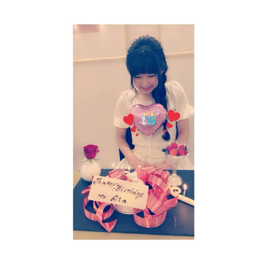 牧内莉亜さんのインスタグラム写真 - (牧内莉亜Instagram)「16歳になりました💓💓💓 #お誕生日 #3月17日 #16歳 #牧内莉亜  #スターダスト#お誕生日ケーキ #六本木 #六本木ヒルズ #ILBrio #HBD #happybirthday #birthdaycake #birthdaygirl👑  #pink #instalike #tagsforlikes #내생일 #케이크 #인스타굿 #도쿄 #롯본기 #롯본기힐즈」3月17日 20時51分 - ria_makiuchi_official