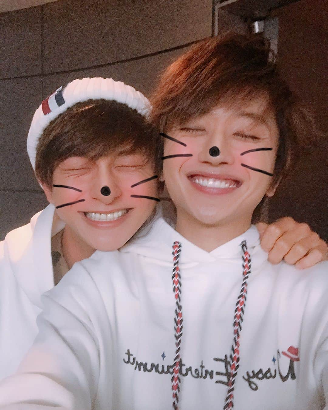 與真司郎さんのインスタグラム写真 - (與真司郎Instagram)「Such a great show👏 Thank you Nissy💋 Love you bro❤️ 朝から仕事してNissyのライブいってきたー！！間に合ってよかったー😭楽しかったわー！！感動をありがとー✨ You are the BEST!!!!!!! #Nissy #Nissyentertainment2」3月17日 21時42分 - shinjiroatae1126