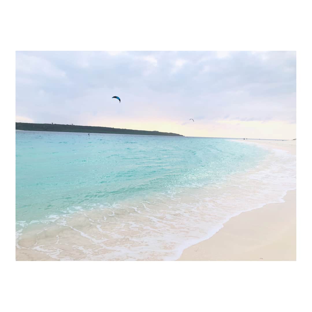 大原優乃さんのインスタグラム写真 - (大原優乃Instagram)「☺︎ ㅤㅤㅤㅤㅤㅤㅤㅤㅤㅤㅤㅤㅤ 私にとって いつも初めての場所に そして素敵な場所に 連れて行ってくださる 週プレの編集部さんに感謝🐥 ありがとうを込めて 今回も撮っていただいてきたので 楽しみにしていてね。 ㅤㅤㅤㅤㅤㅤㅤㅤㅤㅤㅤㅤㅤ #週プレ#ロケ撮影#宮古島#海 #beach#sea#sunset#skyblue」3月17日 22時39分 - yuno_ohara