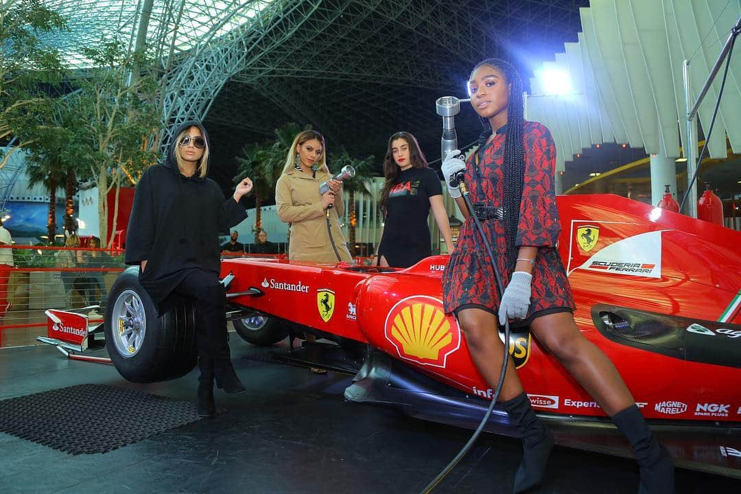 フィフス・ハーモニーさんのインスタグラム写真 - (フィフス・ハーモニーInstagram)「Loved getting to spend a bit of time at @ferrariworldabudhabi on @yasislandae while we were in Abu Dhabi! Thanks for having us! #FifthHarmonyUAE #OnlyOnYas #FlashEntertainment」3月18日 13時00分 - fifthharmony