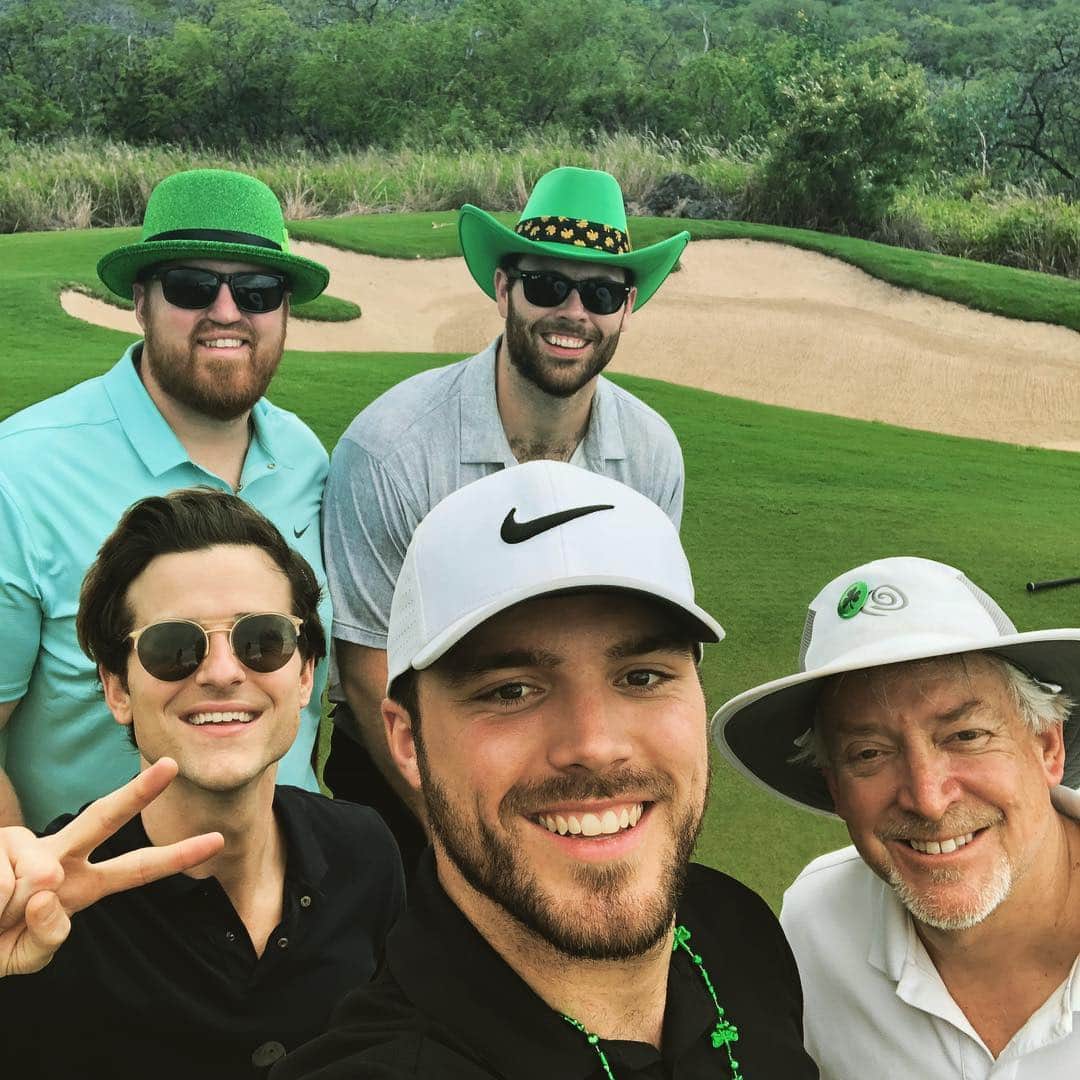 ジャレッド・フォロウィルのインスタグラム：「Just a bunch of Irish men playing golf in paradise.」