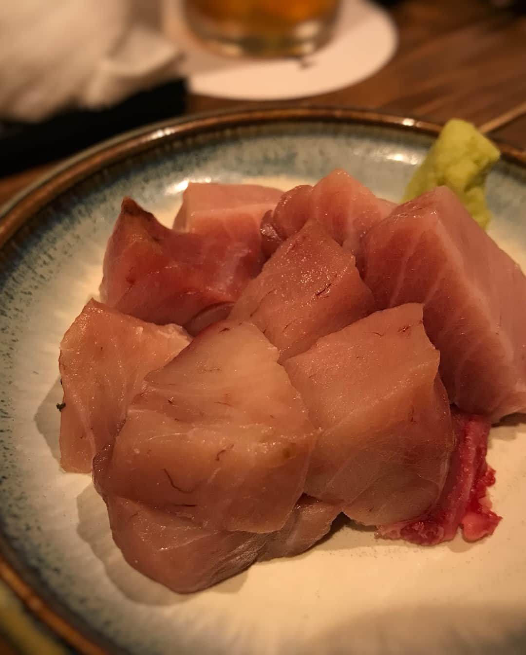 坂本朱里さんのインスタグラム写真 - (坂本朱里Instagram)「酒処 てらやま 🍶 食堂おがわ出身のてっちゃんさんが目の前で一品づつ作ってくれはる、豪華絢爛なご飯屋さん🌹 先斗町と木屋町の間にある隠れ家的なお店🌿 . 料理はね、もうやばい。←語彙力 身体に優し〜い味で肌に染みる。←身に染みる。 だってもう写真から美味しい匂いが漂ってるでしょ🤤🙉🍶🥢(特に１枚目) . 予約困難だけどまた行きたいな〜んっ🤩😋 森川さんいつも美味しいとこ連れてってくれて、ありがとう〜っ💘🦄 . #酒処てらやま#京都ご飯#先斗町#木屋町#超人気店#予約必須」3月18日 11時47分 - ayari_shimi