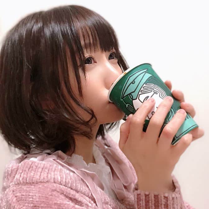 篠宮ゆりさんのインスタグラム写真 - (篠宮ゆりInstagram)「おとな なので ちょこっとだけ コーヒーが飲めます☕️ ㅤㅤㅤㅤㅤㅤㅤ  #スタバ #ミルク多め」3月18日 22時17分 - shinomiya_yuri_x