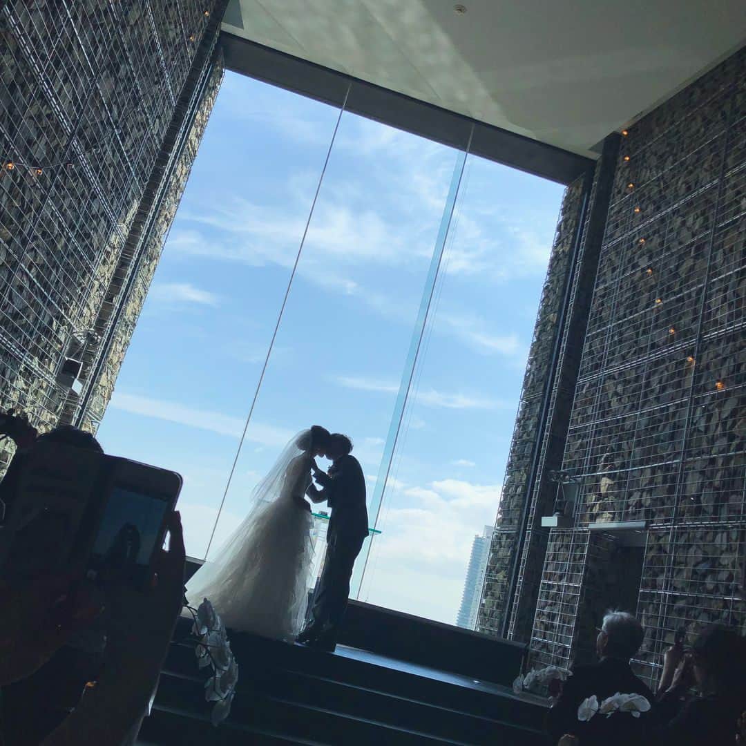 柚月めいさんのインスタグラム写真 - (柚月めいInstagram)「. 素敵な式でした🎈😌💖 . . #wedding#happy#family#love#結婚式#北野クラブsola#神戸#beautiful#ブライダル」3月18日 19時20分 - meimei.yuzu
