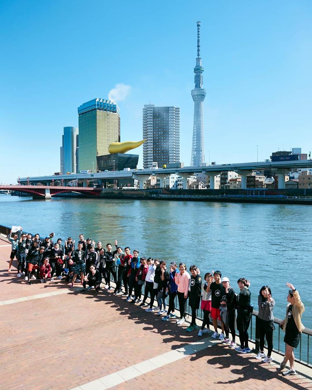 のインスタグラム：「My AR session ❤︎ From Tokyo tower to Sky tree🗼 Such a nice weather----❤︎ ・ 最高の景色と、笑顔いっぱいの週末🤗❤️ ・ #adidasrunners #tokyo #takecharge #takechargeTokyo #run #runhappy #smileful #tokyotower #skytree #poop #holiday #ランニング #マラニック #東京  #浅草で私だけ迷子 w😏 #みなさんいつもありがとう #38000歩 👣🤭」