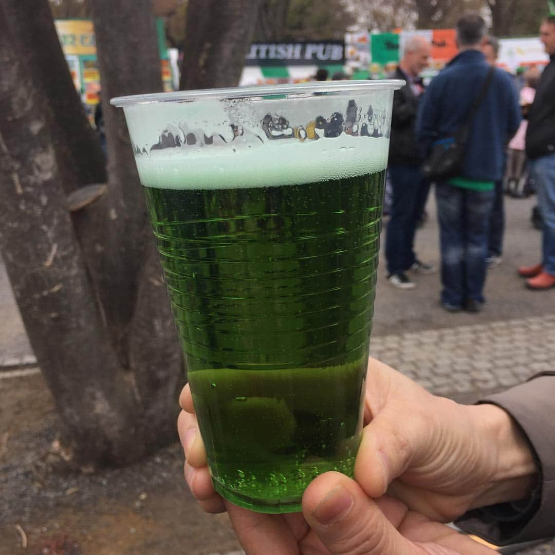 小池昌代のインスタグラム：「St.Patrick’s Day in Japan. “I love Ireland Festival 2018 “ in Yoyogi Park.Green Beer.  わたし、アイルランドの笛、ティン・ホイッスル Tin Whisleの音に惹かれました。 #St.Patrick’s Day #アイルランド #green」