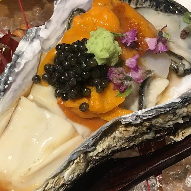 KAKIGIRL（カキガール）さんのインスタグラム写真 - (KAKIGIRL（カキガール）Instagram)「こんにちは！ 牡蠣をテーマに、カキガールが食べた牡蠣を紹介していきます！😆 . 今回ピックアップする写真は… . カキガールNo.23の西田優美さん @yumi__collection__  の牡蠣です！👏 . 場所は福岡にある白金にし田さんです〜✨ 美味しそうな牡蠣です🤭👏 福岡には牡蠣のたくさんありますね🤤カキガールのサイトでは福岡のお店もたくさん紹介しているので、参考にしてみてください😊 . . *カキガールとは、牡蠣で幸せになる女子の総称。今年も、おいしい牡蠣のお店やお取り寄せの情報をカキガールたちが続々レポートしていきます。ご興味ある飲食店経営者の皆さま、お気軽にDMください。 . . . #kakigirl #カキガール #白金にし田 #福岡グルメ #福岡レストラン #福岡旅行 #福岡観光 #福岡ごはん」3月18日 21時41分 - kakigirl.info