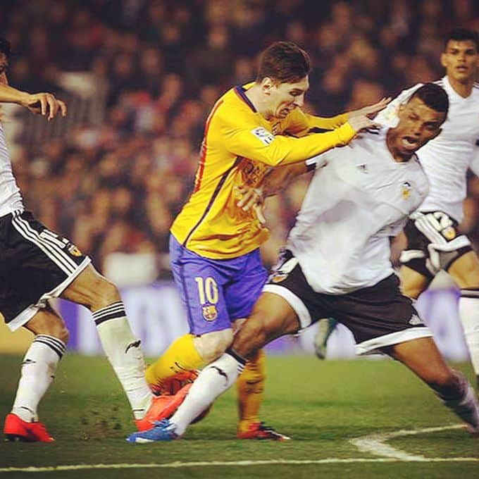 アデルラン・サントスさんのインスタグラム写真 - (アデルラン・サントスInstagram)「Parabéns @valenciacf pelos seus 99 anos」3月19日 1時05分 - aderllan04