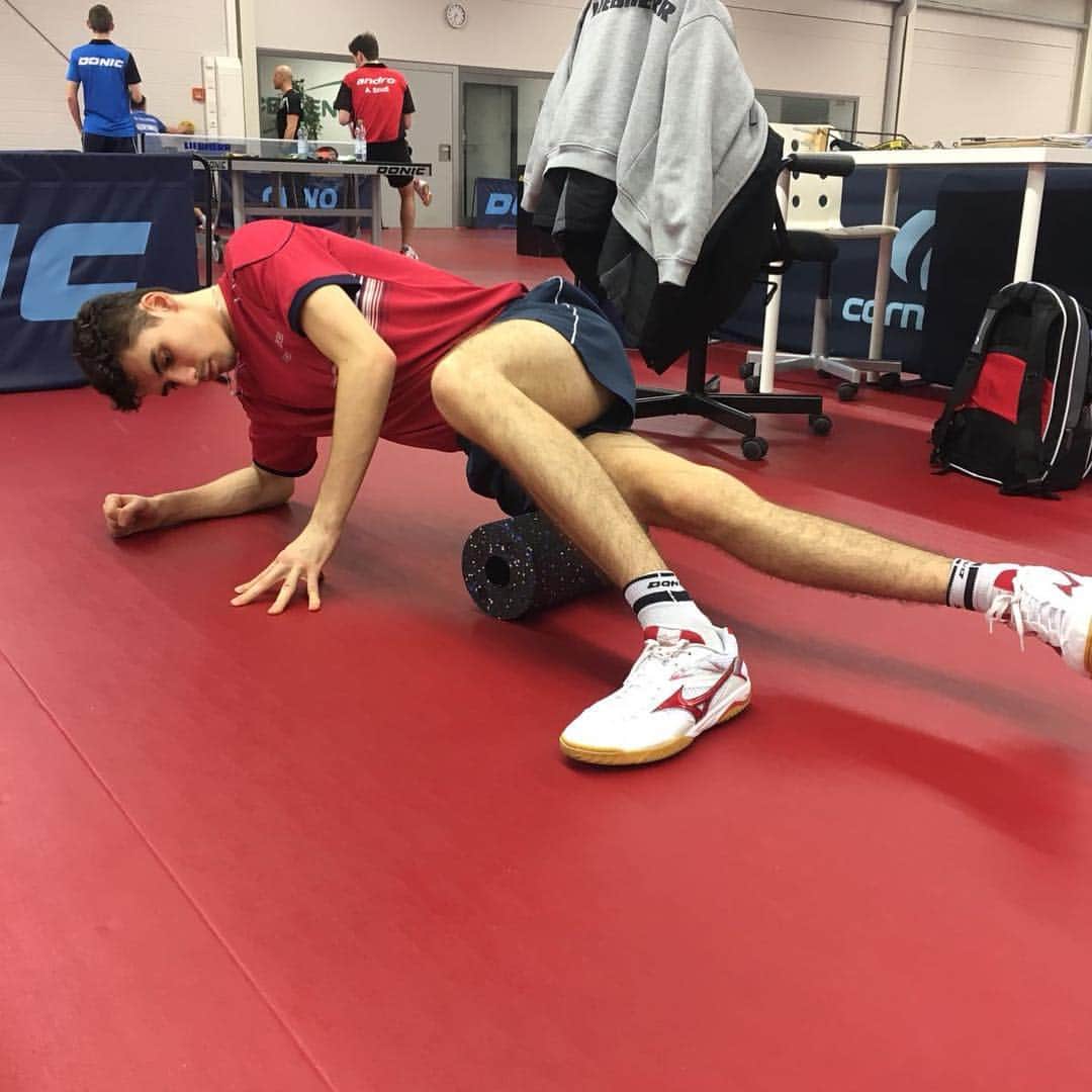 ヤクブ・ディヤスのインスタグラム：「Keep rolling !! 😉👋 #blackrollpolska #blackrollteam #training #afterpractice #regeneration」