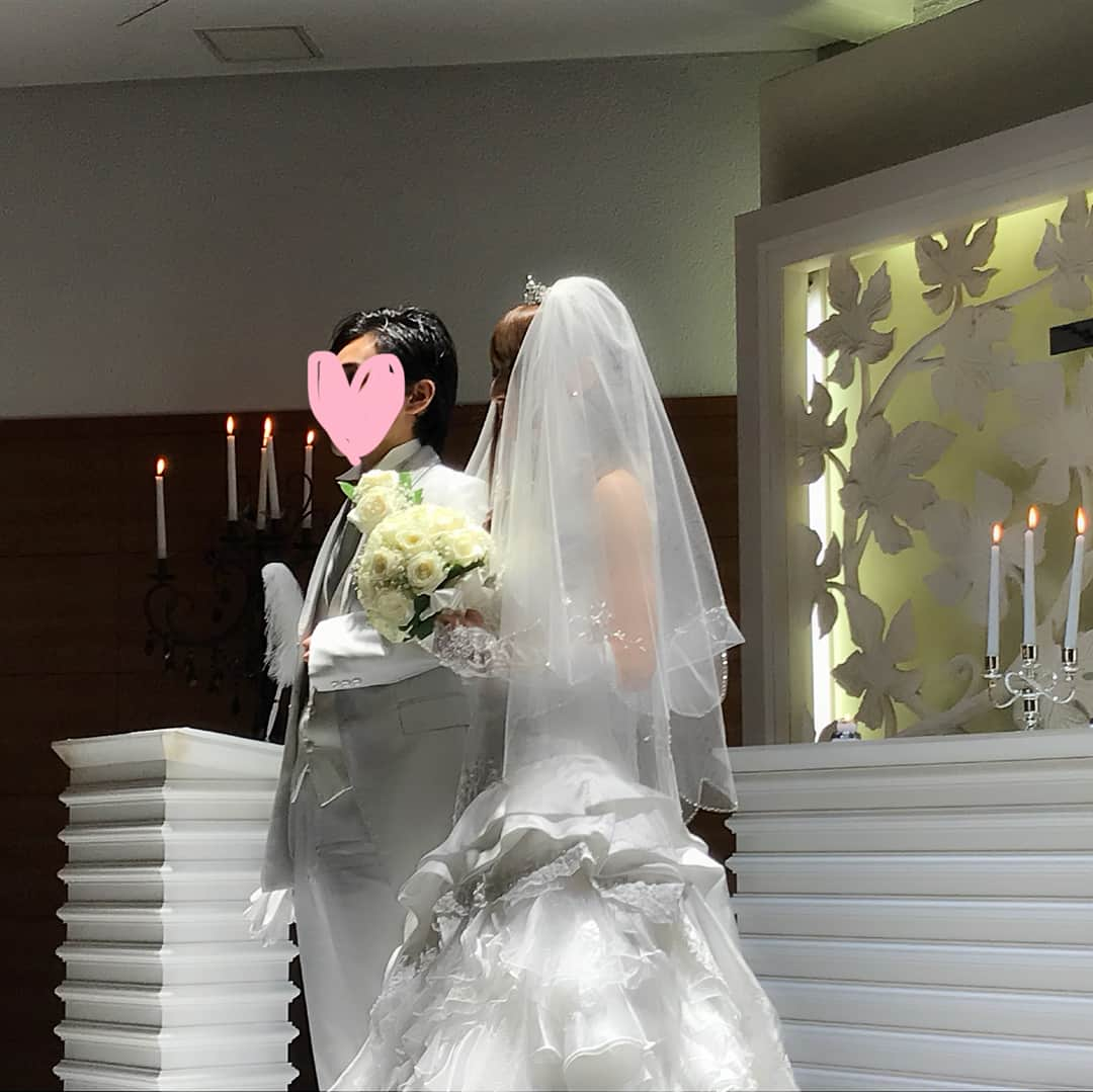 長澤茉里奈さんのインスタグラム写真 - (長澤茉里奈Instagram)「お姉ちゃんの結婚式💒❤️ 本当にめちゃくちゃ可愛くて綺麗で、ちょーーー感動して涙涙な結婚式だったよ〜〜！ まりたちにもめちゃくちゃ優しくて誠実でお姉ちゃんのことを本当に大切に思ってくれてる素敵な旦那さん❤️二人の結婚が本当に嬉しい😊❤️❤️❤️❤️❤️ ずっとずっと末長くお幸せに(≧∇≦)💖💖💖💖💖 #結婚式 #まりはナブーで結婚式したい」3月19日 13時14分 - marinanagasawa1008