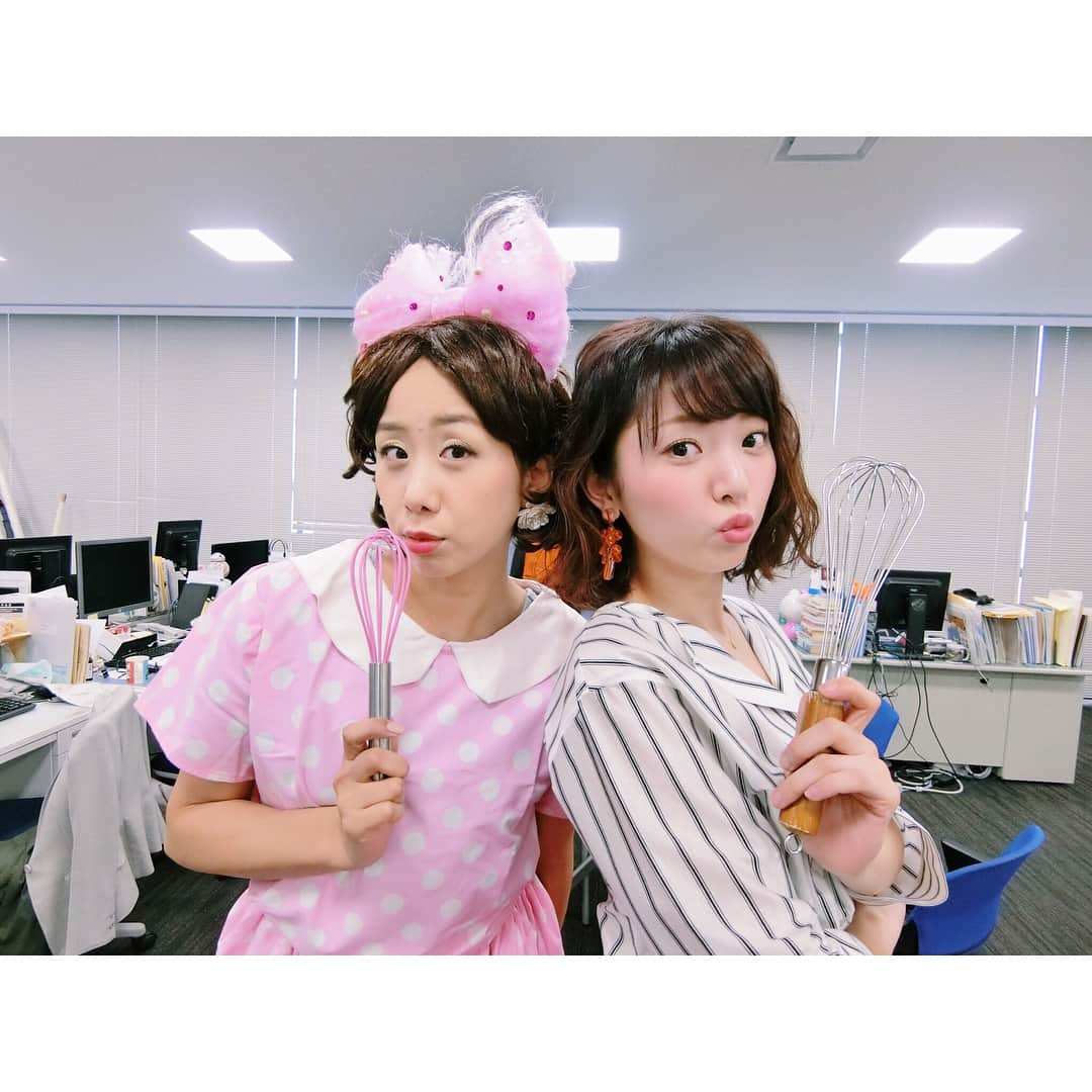 的場絢香さんのインスタグラム写真 - (的場絢香Instagram)「* この前会社に、アイドルの えりりさんがやってきたときの！ 一緒に写真撮ってもらいました♥ (アイドル度120%！♬ 江莉さんさすがです🎀笑) ________________________________ #石川さん情報liveリフレッシュ  #石川テレビ #アイドル #えりり  #ちちんぷいぷい #事務所の大先輩です ☝︎!!」3月19日 18時48分 - ayaka_matoba