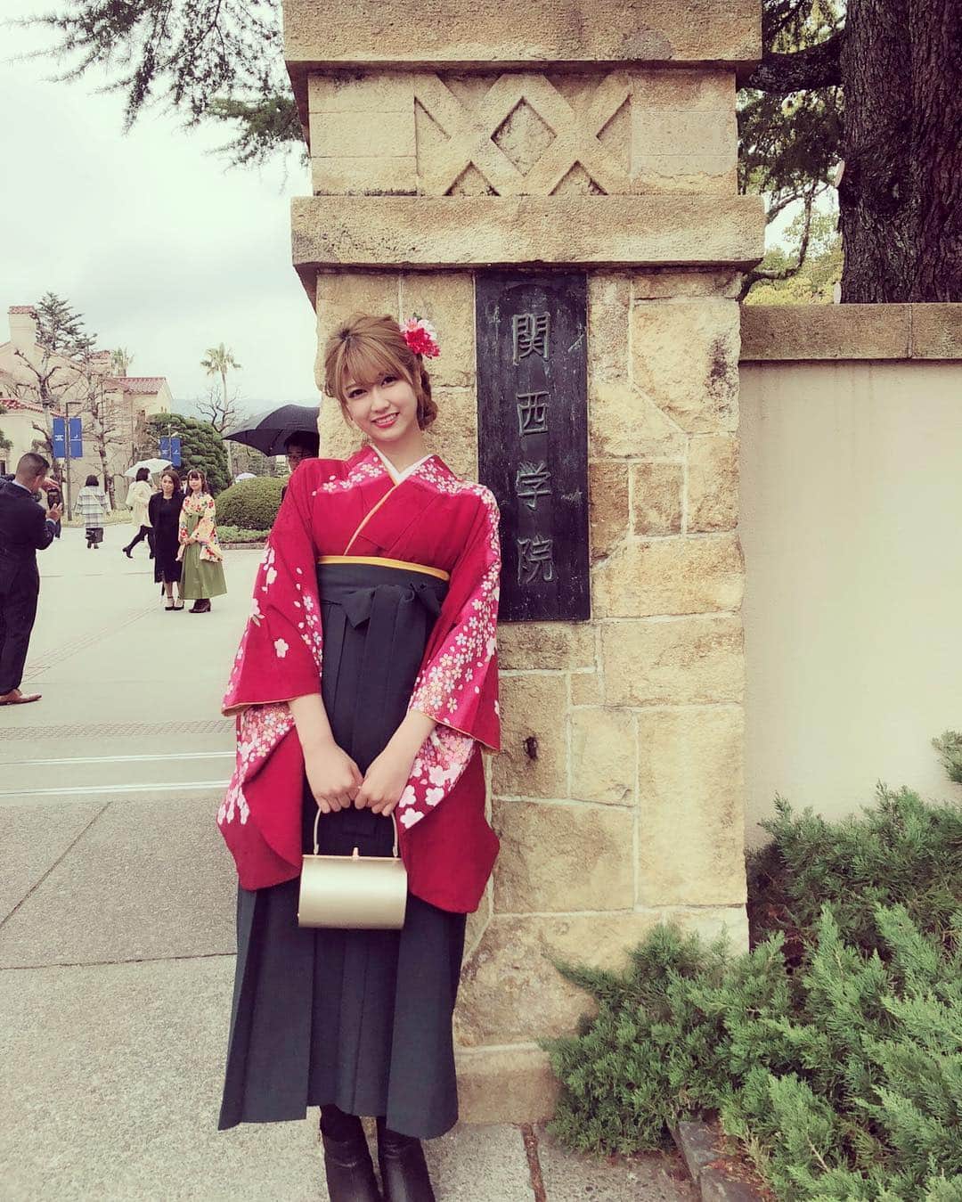 瀧山あかねさんのインスタグラム写真 - (瀧山あかねInstagram)「関西学院大学を卒業しました🌸 久しぶりに学校に行ったけど、やっぱり綺麗で素敵な校舎だったなぁ。 卒業手こずりましたが、、 終わりよければ全て良し、、かな☺︎笑 #関西学院大学#関学#卒業式#袴」3月19日 22時06分 - takiyama_akane