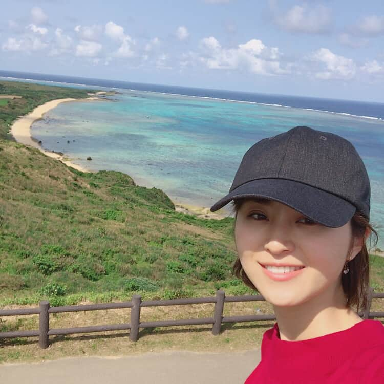 鈴木ちなみさんのインスタグラム写真 - (鈴木ちなみInstagram)「The blue beautiful sea 🌊💙 #Okinawa #石垣島 #レン活フォト #女性限定レンタカー #ニッポンレンタカー  #ちなみたび」3月19日 22時14分 - chinami_suzuki0926