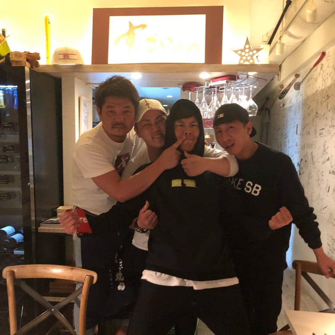 上田剛史さんのインスタグラム写真 - (上田剛史Instagram)「参牛橋ゴリラ会！ 今年もよろしくお願いします。 #すっごい焼肉」3月19日 22時25分 - tsuyoshi50