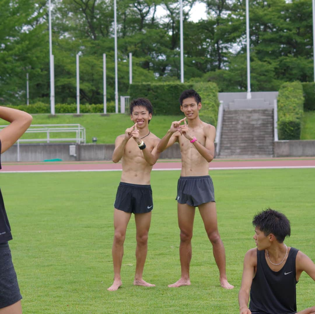 遠藤日向さんのインスタグラム写真 - (遠藤日向Instagram)「日向中3→高2→高3→社1 清也高3→社2→社3→社4 @seiya.8121  #兄弟」3月19日 22時32分 - e_01.h48