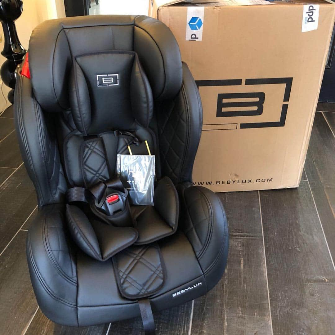 ウィル・ケインさんのインスタグラム写真 - (ウィル・ケインInstagram)「Big thanks to @bebyluxofficial for sorting this cool car seat for my little man 👏🏻😎」3月19日 23時54分 - wkeane48