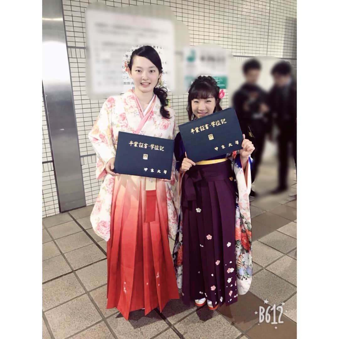 寺本明日香さんのインスタグラム写真 - (寺本明日香Instagram)「#中京大学 #卒業式 #大庭雅ちゃん ♡ #同期  中京大学を卒業しました。 大学4年間で、たくさんの人に出会い刺激を受け、同期、仲間の支え、チーム、色々な事を学びました。そして楽しすぎました。中京大学に来て良かったです。ここまでこれて、ここまで体操ができたのも周りの方々のおかげです。大学での思い出は一生忘れられません。 4月からは社会人として現役を頑張っていきますのでこれからもよろしくお願い致します。」3月20日 0時37分 - teramoto_asuka