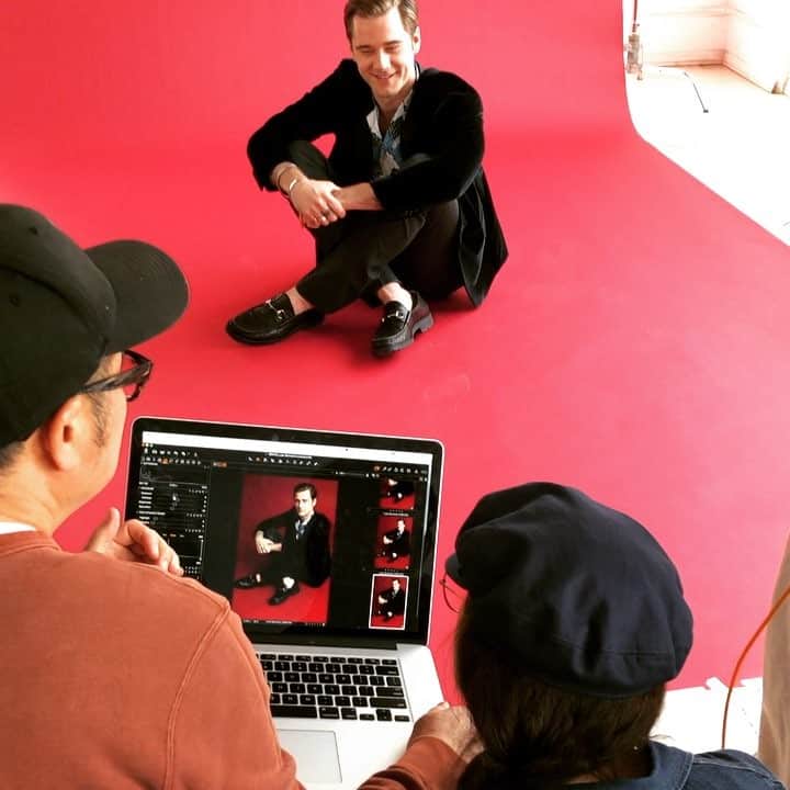 ルーク・ベンワードのインスタグラム：「Shots to come.  @heidiheartsclub @allisonraestyle @eriktorppe」