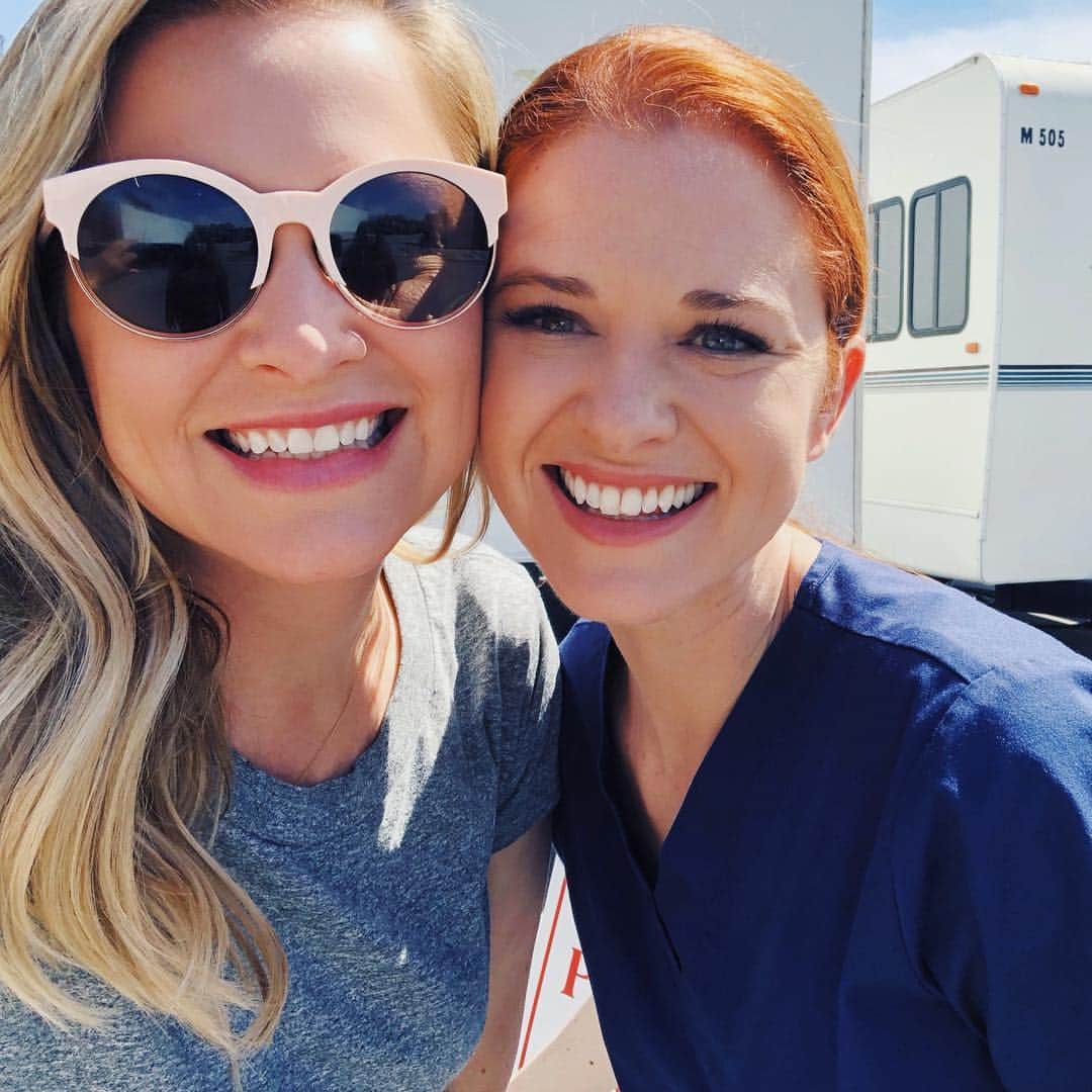 ジェシカ・キャプショーのインスタグラム：「ARIZONA ❤️ APRIL ✈️❤️✈️❤️✈️❤️✈️」