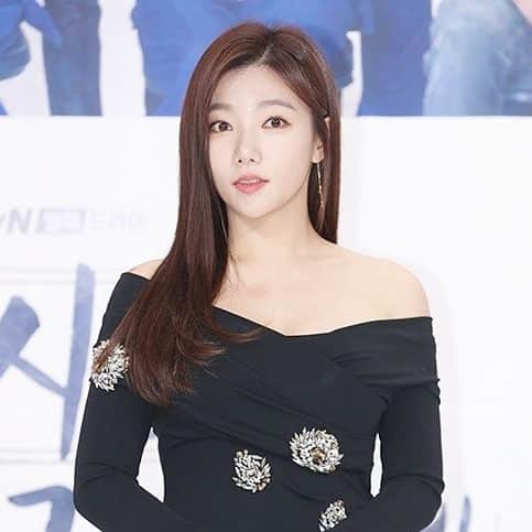 イ・チェヨンさんのインスタグラム写真 - (イ・チェヨンInstagram)「멋진 기사 사진들도 감사드립니다😌 #시를잊은그대에게 #제작발표회」3月20日 17時16分 - chyoung15