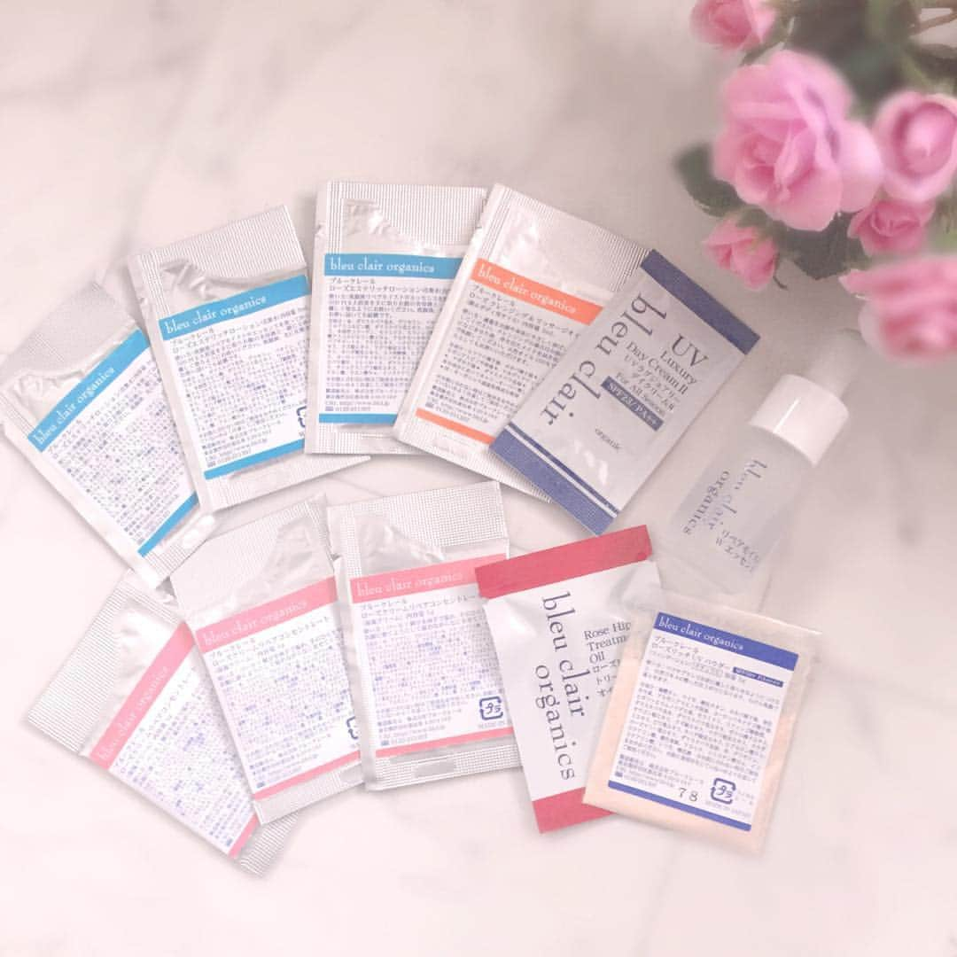 中川紗耶加のインスタグラム：「国産オーガニックコスメ♡ ブルークレール @bleuclair_organics リペアモイストWエッセンス お試しセットが届いたー｡◡̈⑅⋆︎* 国産の無添加化粧品♡高い保湿力と豊富な美容成分配合♡エイジングケアに♡♪ ローズの香りが癒される( ˘͈ ᵕ ˘͈ )💕 乾燥による小ジワを目立たなくしてくれる優れもの♡抗シワ試験クリア済みらしいので1週間後が楽しみ(*´︶`*)♡ #ブルークレール #化粧水 #美容液 #モニターセット #スキンケア #オーガニックコスメ #エイジングケア #シワ対策 #国産コスメ #トライアルセット #アンチエイジング」