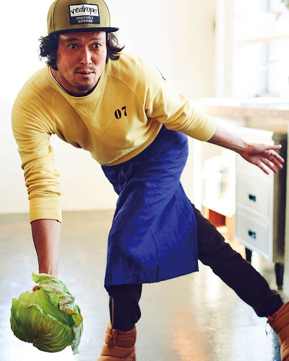 三浦理志さんのインスタグラム写真 - (三浦理志Instagram)「マイボールでストライ〜ク❗️笑 @oceans_magazine  #自家製キャベツ #ミウラメシ #oceans #oceansmagazine #cooking #goss焼き #cabbage」3月20日 19時30分 - mar4m