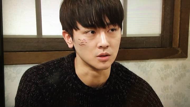 チャン・ジェホのインスタグラム：「비하인드컷 📺  #파도야파도야 #정훈이 #비하인드컷」