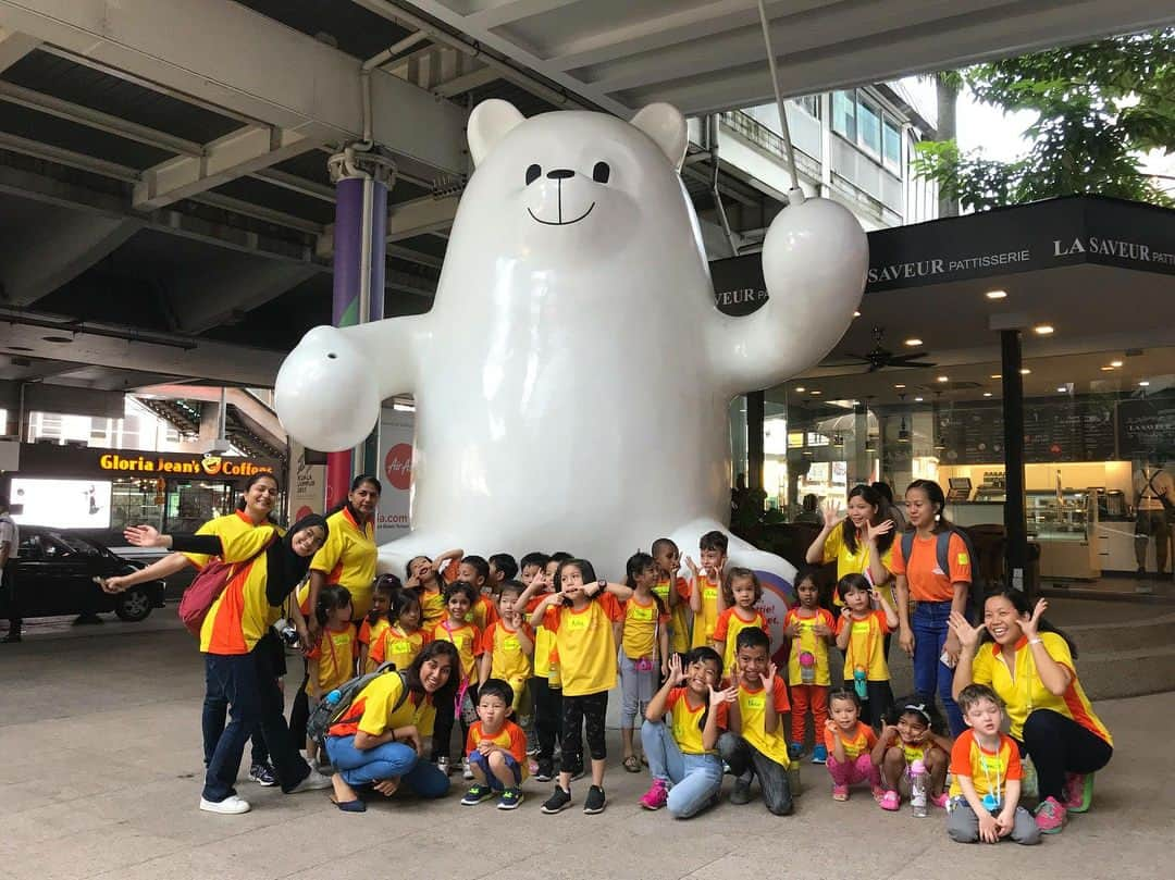 CUBE_1 Kuala Lumpurのインスタグラム：「Groups of lovely children visited us! Everyone seemed to have a lot of fun!  In this exhibition, we have established 6 areas of learning, with different skills such as logical thinking skills, musical skills, physical skills, sociological skills, interpersonal skills, constructional skills that can be obtained through playing in various genres of toys.  Event Details:  DATE 🗓: 25th Feb 2018 (Sunday) - 22nd April 2018 (Sunday)  TIME 🕙: 11:00AM to 9:00PM  VENUE & TICKET OFFICE 📍: 3F THE CUBE/ CUBE_1  We have attractive packages for groups from educational institutes like kindergarten or primary schools.  Feel free to visit CUBE_1, Isetan Japan Store Kuala Lumpur for more information.」