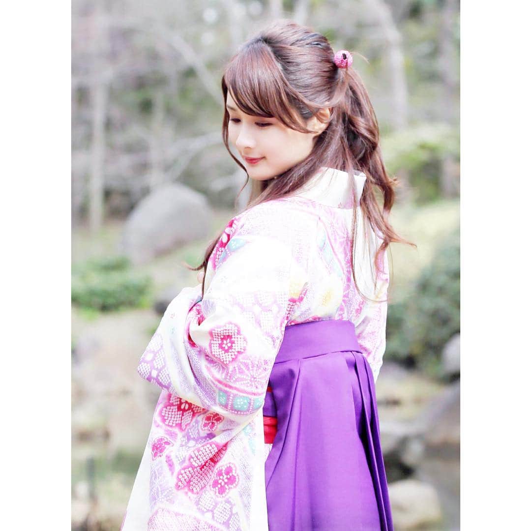 のインスタグラム：「袴姿part4🌸後ろ姿ver.💕 ・ ・ ・ #袴 #袴姿 #袴女子 #ピンク #春 #撮影会 #撮影モデル #ハーフアップ#instadaily #instagirl #girl #longhair #love #happy #enjoy #thankyou #japanesegirl #japaneseculture #followme #follow #me #followmejp」