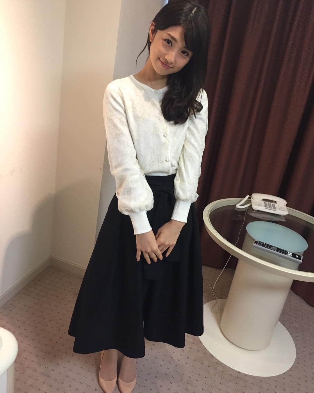 小倉優子さんのインスタグラム写真 - (小倉優子Instagram)「今日の衣装は、 トップス、スカート / #GRACECONTINENTAL パンプス / #Mathildaでした😊✨」3月21日 21時37分 - ogura_yuko_0826