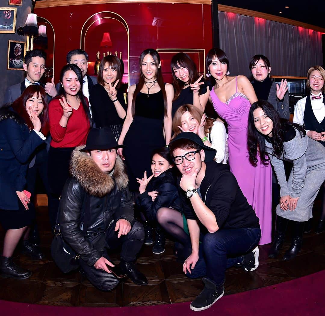 のインスタグラム：「Thank you last time ZAKURO female DJs party FABBY🍸💕楽しかった💯🙌🎶今週土曜もザクロでDJしています。是非遊びにきてね☺️詳細は１つ前のpostで This Saturday I'll play DJ at here. pls join❣️ Photo by Halki Kitajima」