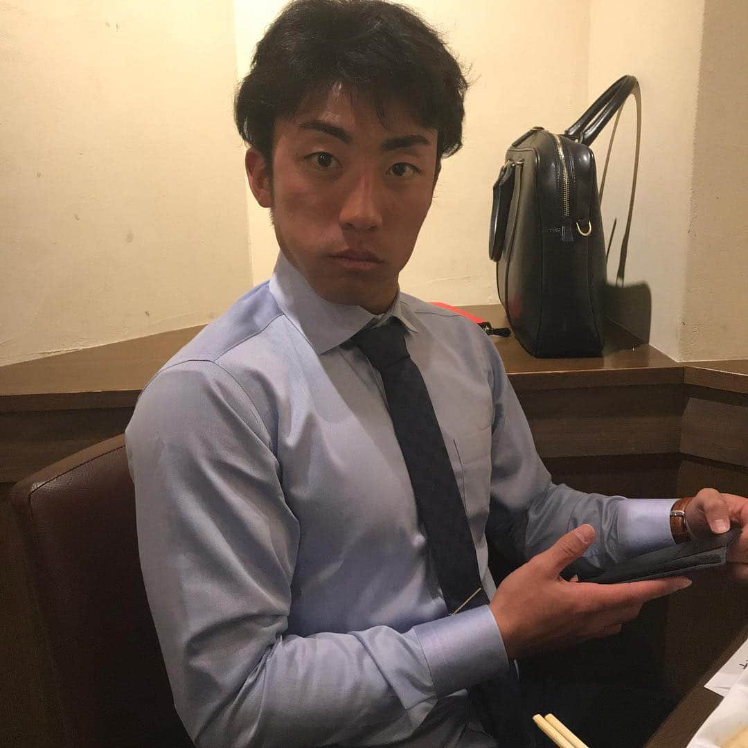 才木浩人さんのインスタグラム写真 - (才木浩人Instagram)「尾中さん。おつかれしたー #遠征帰り #たくさん移動しました #雨のおばか」3月22日 19時33分 - hiroto_saiki