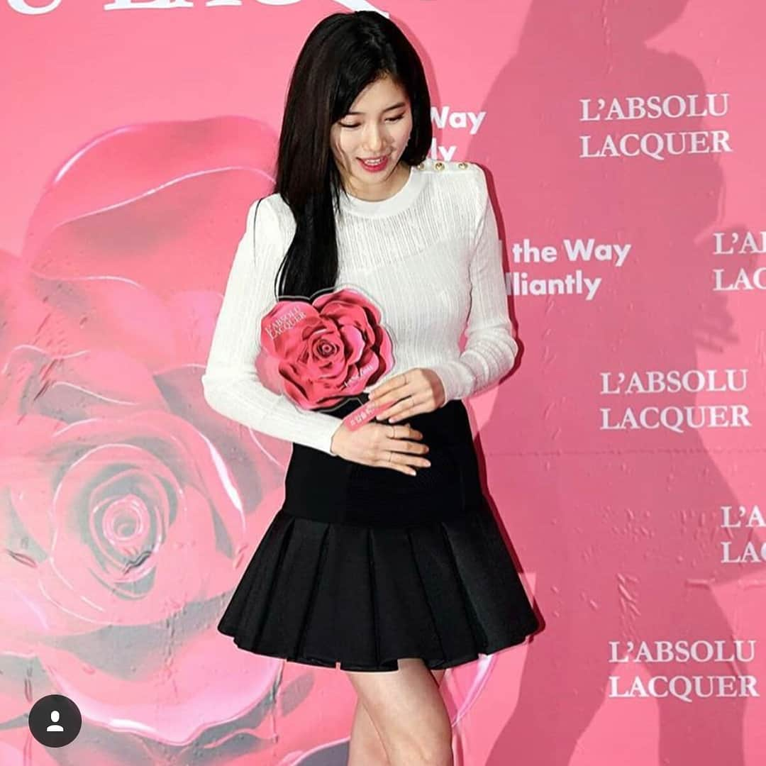 ペ・スジさんのインスタグラム写真 - (ペ・スジInstagram)「#lancome 💄  #압솔뤼에나멜라커 #수지515」3月22日 20時35分 - skuukzky