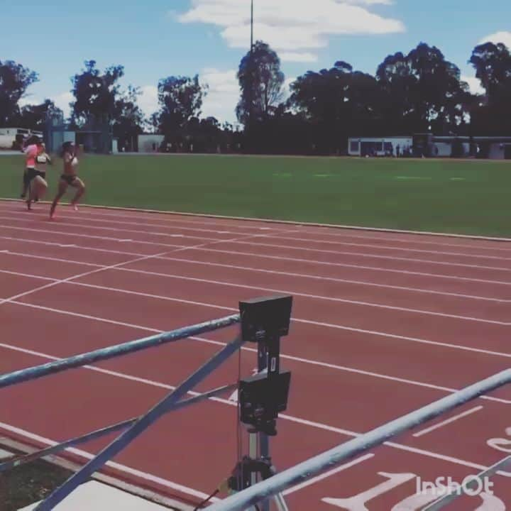 Angeline BLACKBURNのインスタグラム：「Throwback to the Canberra Invitational (courtesy of ACT Athletics). I'm hoping to top the domestic season off with the same form this weekend. Can't wait! #lastrace #actathletics #track」