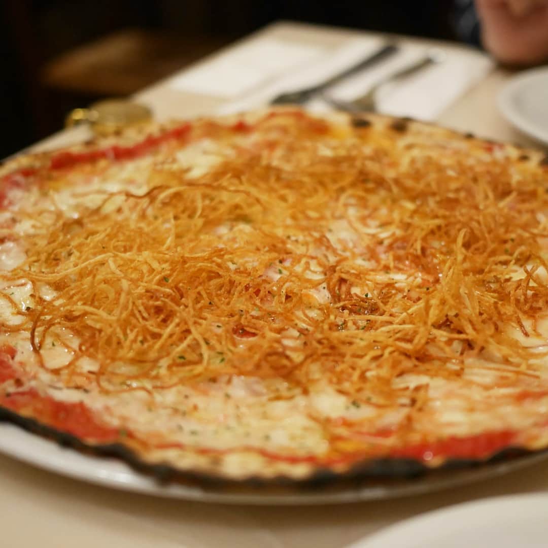 水崎綾女さんのインスタグラム写真 - (水崎綾女Instagram)「飲めるピッツァ🍕イルペンティート。 ピザ普段はあまり食べないけど…イルペンティートのピッツァは美味しすぎてペロリ。飲めた。笑 #pizza #イルペンティート」3月22日 17時18分 - misakiayame