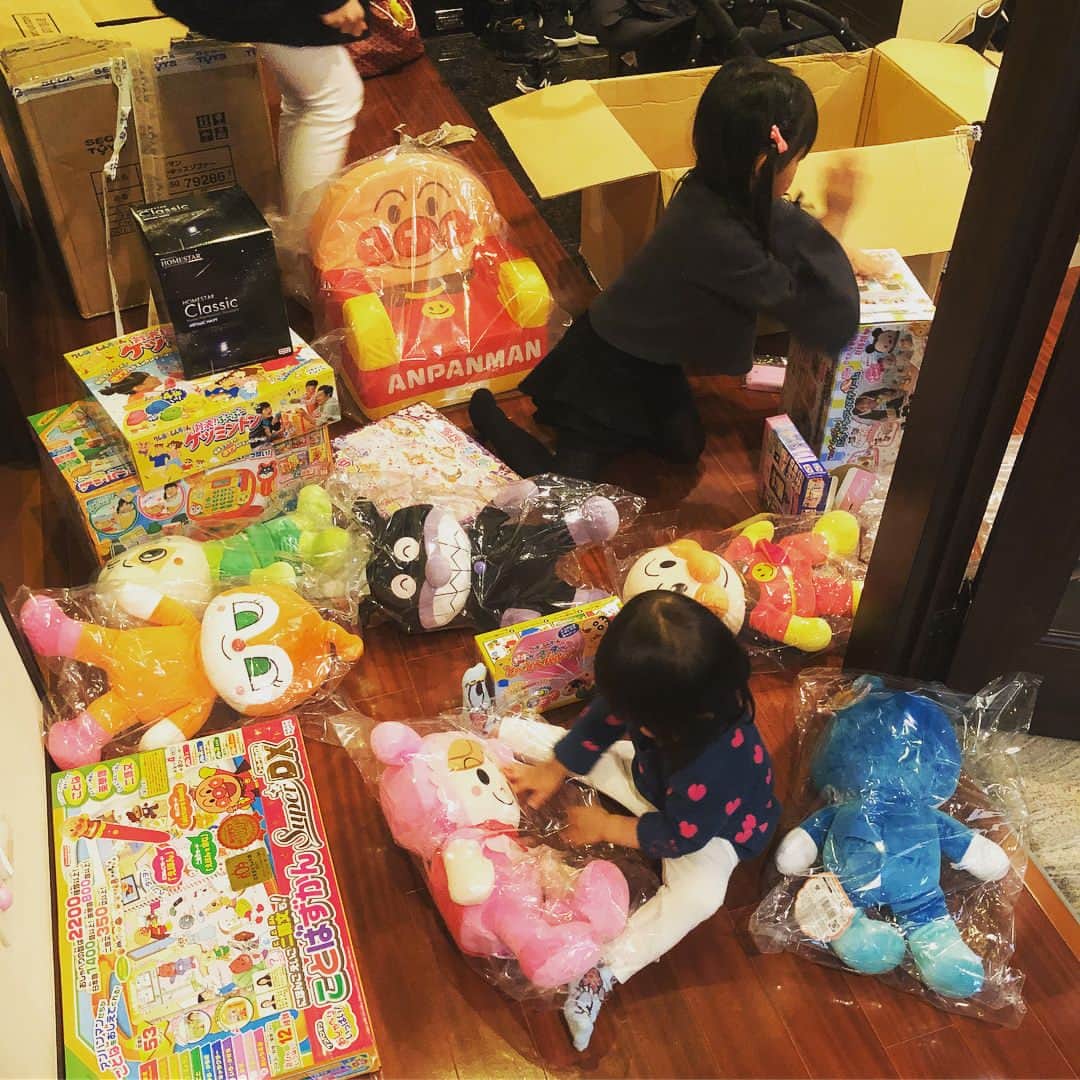 中田翔さんのインスタグラム写真 - (中田翔Instagram)「皆さんお疲れ様です！！ 昨日家族で久々に食事行けました！！ ラム肉美味かった！^ ^！ この日の娘達は大興奮！笑^ ^！ 靴は最近のお気に入りです^ - ^ #中田翔#ナイキ#ラム肉#アンパンマン #家族」3月22日 18時37分 - shonakata_official