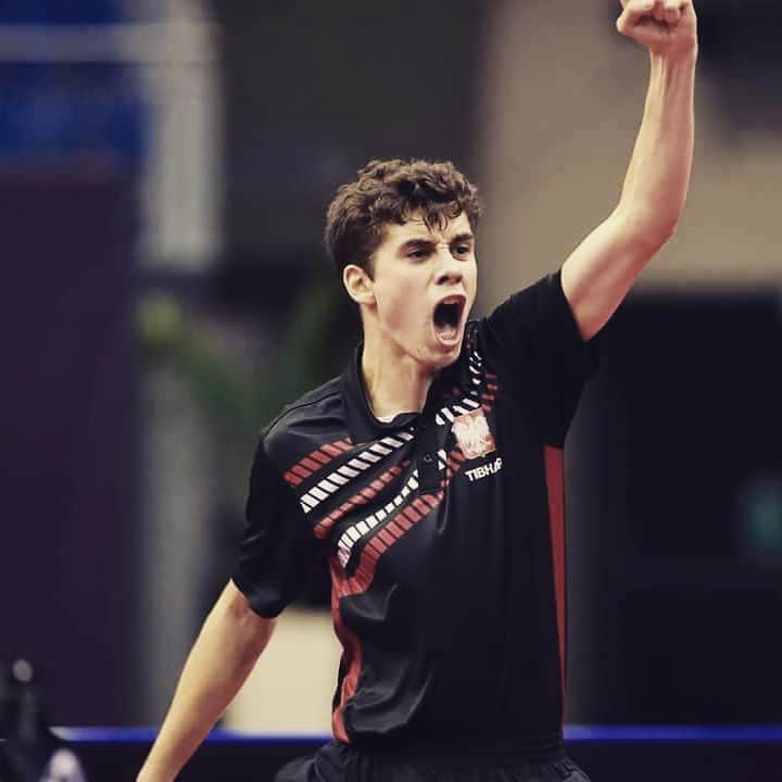 ヤクブ・ディヤスのインスタグラム：「Świetne zwycięstwo nad byłym wicemistrzem świata Fang Bo!! 💪🏓 Dziękuje za wsparcie i gratulacje, wszystkim tym którzy we mnie wierzyli!! 👏👍Jutro o godzinie 16:20 na stole nr 4️⃣ będę grał z kolejną Chińską gwiazdą Xu Xinem😁 Trzymajcie mocno kciuki!! 🤞👊 Great victory against vice-world Champion from 2015 Fang Bo!!💪💪👌 Thank you for all your support and believe in me!! 👏👍Tomorrow at 16:20 on table number 4️⃣ I will face another big star from China Xu Xin! 😁 Cross the fingers 🤞👍🤛 #keepfighting #everything #is #possible #tabletennis #germanopen2018 #bremen」