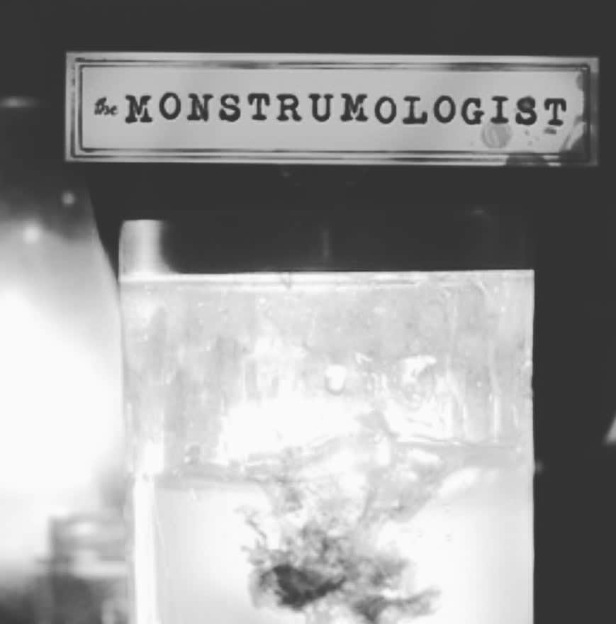 リック・ヤンシーのインスタグラム：「So my MONSTRUMOLOGIST news: Rights have been sold to develop the books into a TV series. Fingers crossed, fans. It will be a daunting undertaking. I will keep you informed as this news develops. #themonstrumologist #themonstrumologistseries」