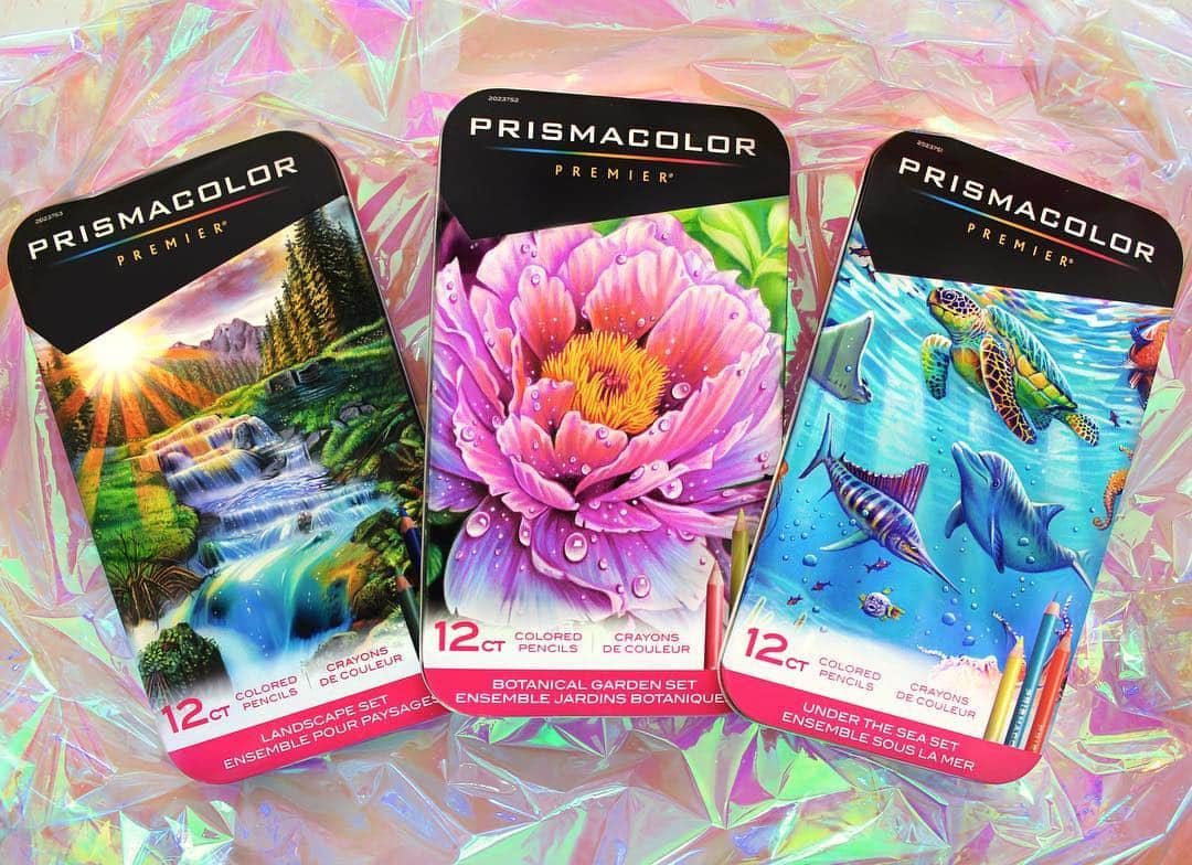 Morgan Davidsonさんのインスタグラム写真 - (Morgan DavidsonInstagram)「Hi guys!! I’m beyond excited to finally announce my giveaway!! 💃💕 I had the honor of creating artwork for these brand new themed Prismacolor pencil tins! They’re available online and in select stores nationwide. I’m giving away the ones pictured above to three winners! First place gets the theme of your choice along with a surprise additional drawing set, the other winners will get the remaining themes.  All you have to do is repost either this picture or your favorite drawing of mine, tag @morgandavidson and #mdproductgiveaway 🙊 I’ll announce the winners next Friday! This is the first of many exciting projects I’ve had the pleasure of working on with Prismacolor and I seriously can’t wait to share what I’ve been working on since!! 😁You all have been extremely amazing through all of this and your patience while I can’t post often means so much to me.☺️💖@prismacolor ——————— Winners have been announced! Check my story! 🙌🏼」3月23日 2時13分 - morgandavidson