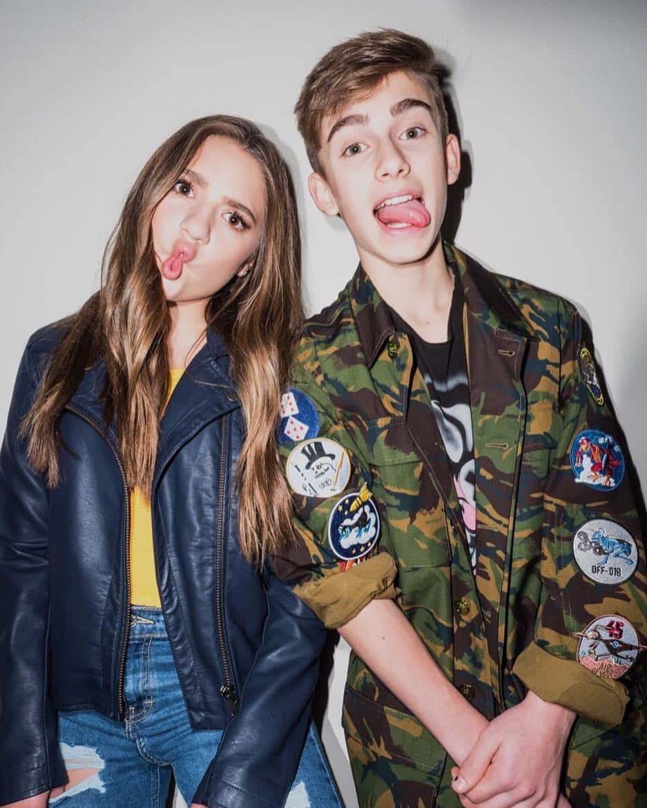 ジョニー・オーランドのインスタグラム：「i heard we might have a new single dropping soon🤫」