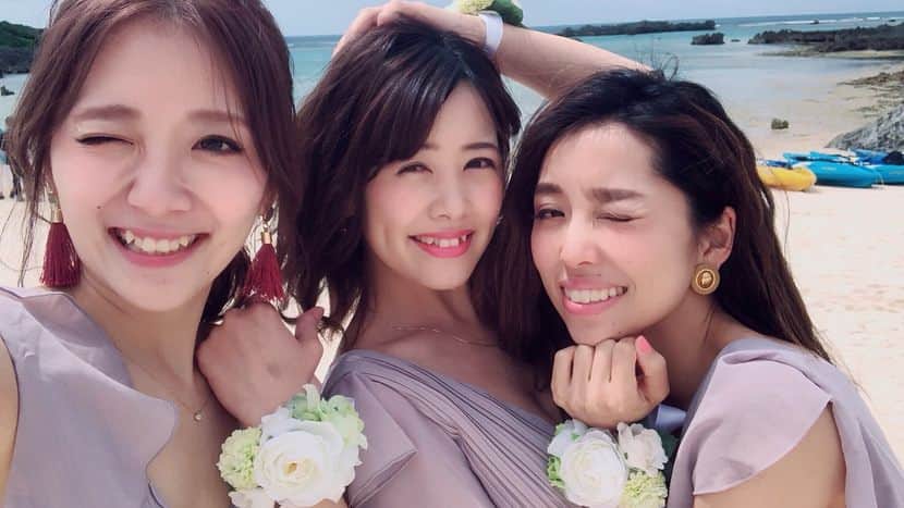 柏木亜季子さんのインスタグラム写真 - (柏木亜季子Instagram)「⁑ 初のブライズメイド👗💐 コーラス隊と呼ばれてた。 ドリームガールズと呼んで。 #bridesmaid#wedding#okinawa#miyakojima#SweetS」3月23日 14時28分 - a_k_i824