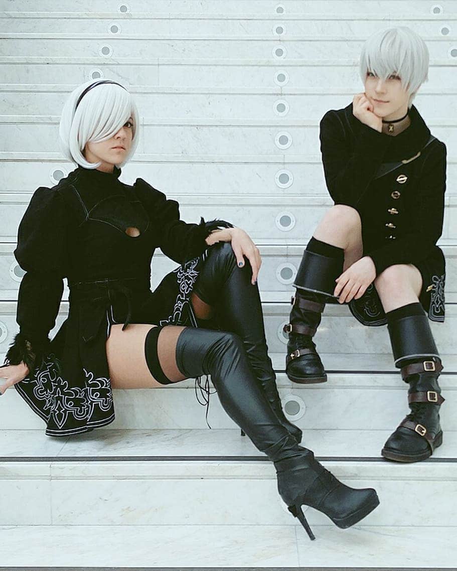 Geheさんのインスタグラム写真 - (GeheInstagram)「At @CometCon18 already! With Kali from @askalcosplay cosplaying NierAutomata!  Today is just chill day, I have an interview with the rest of the guests and will be free walking around for a little time later :D This place is amazing! There's a huge inner amphitheater for the cosplay contest, I hope I can take some nice pics here, can't wait to meet everyone 🤖 🤖  #CometCon #NieRautomata #Cosplay」3月23日 23時43分 - geheichou